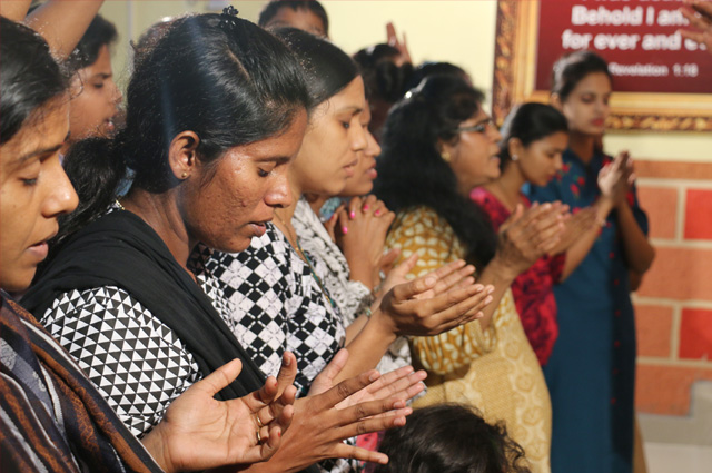 Hundreds gathered at the Night Vigil prayer organized by Grace Ministry in Mangalore at Prayer Center here on Feb 03, 2018. Many were healed by the power of Holy Spirit by the prayers of Bro Andrew Richard.